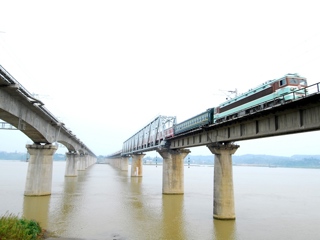 達成復線——嘉陵江鐵路大橋